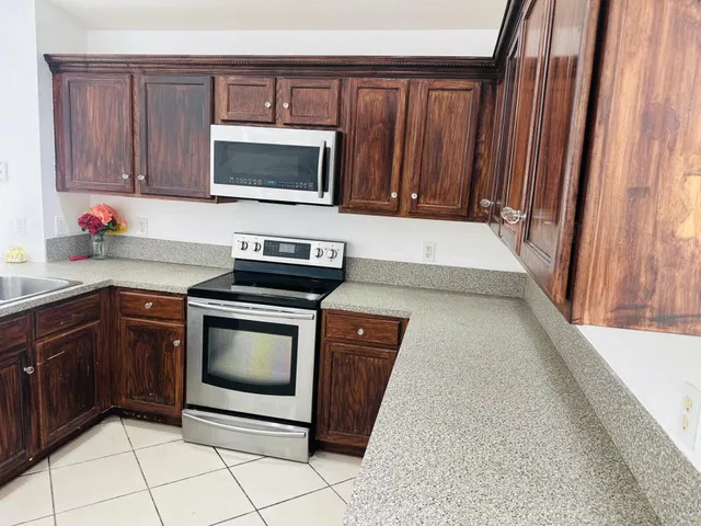 West Palm Beach Residence photo 2