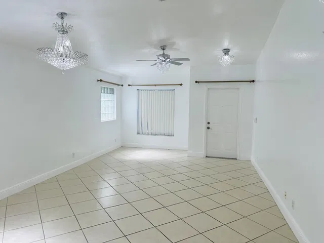 West Palm Beach Residence photo 4