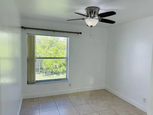 West Palm Beach Residence photo 11
