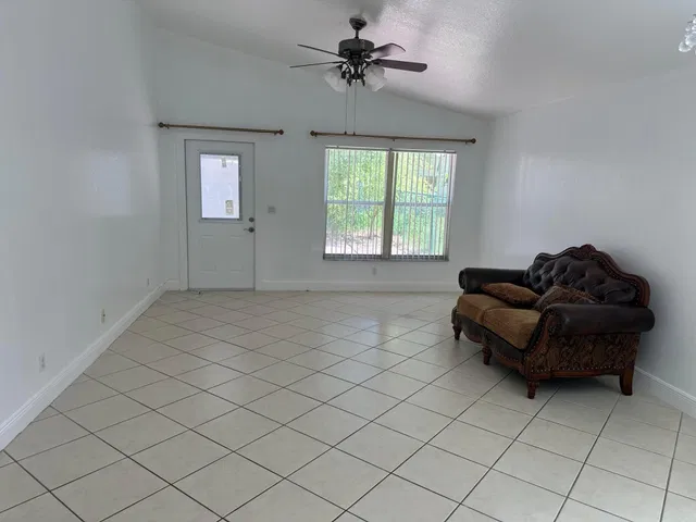West Palm Beach Residence photo 12
