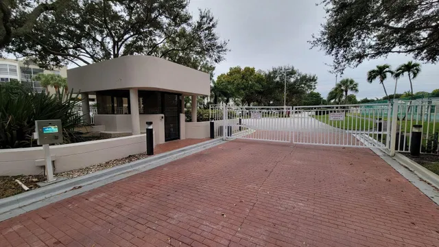 Unit 202 photo 2