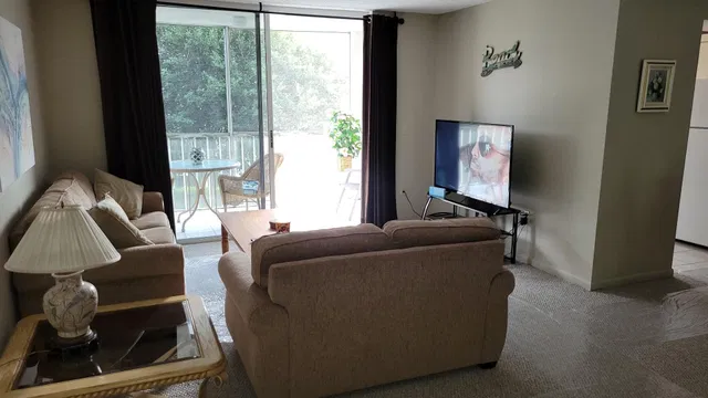 Unit 202 photo 5