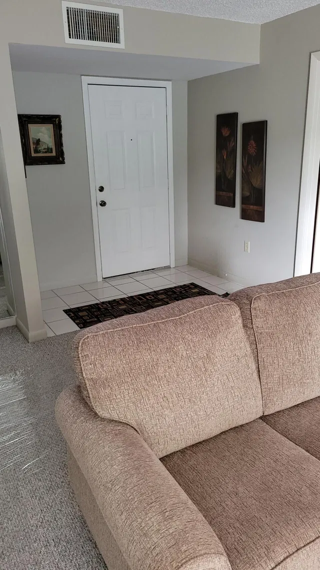 Unit 202 photo 7