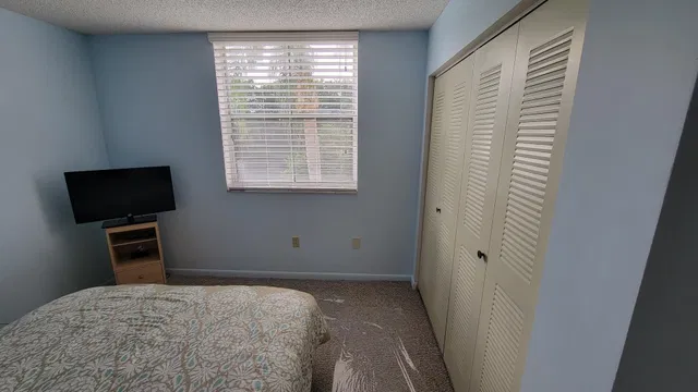 Unit 202 photo 14