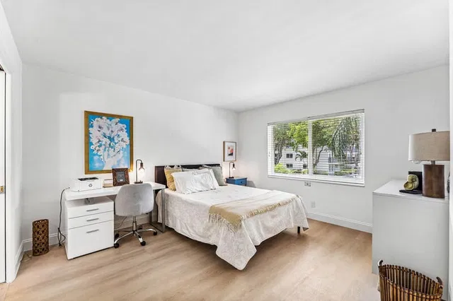 Unit 2100 photo 15