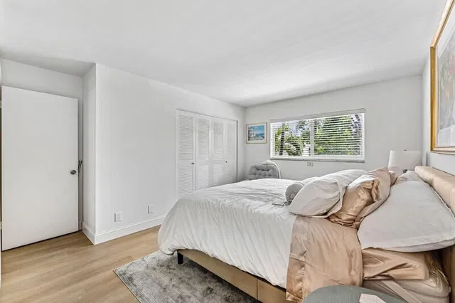 Unit 2100 photo 17