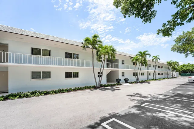 Unit 2100 photo 25