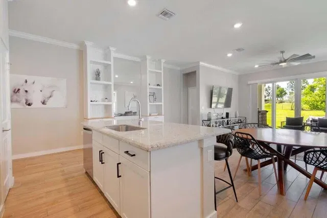 Residence photo 17