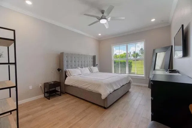 Residence photo 24