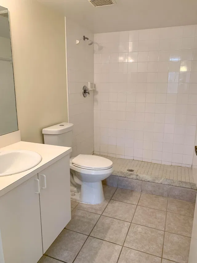  Unit 502 photo 10