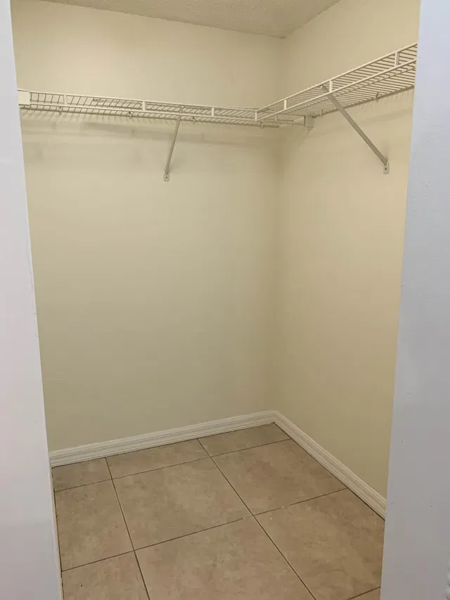  Unit 502 photo 11