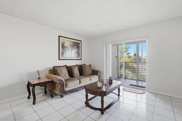Residence photo 5