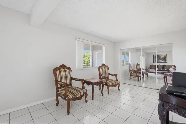 Residence photo 9