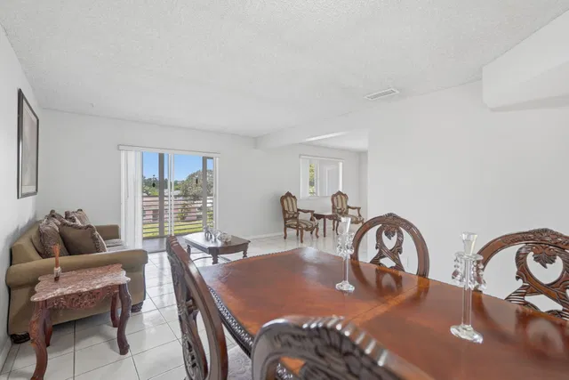 Residence photo 14