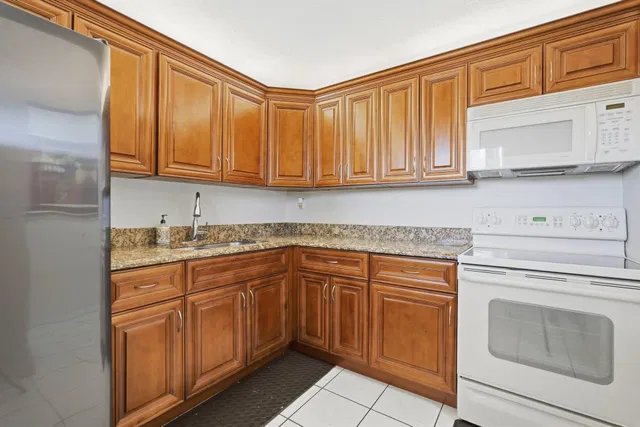 Residence photo 16