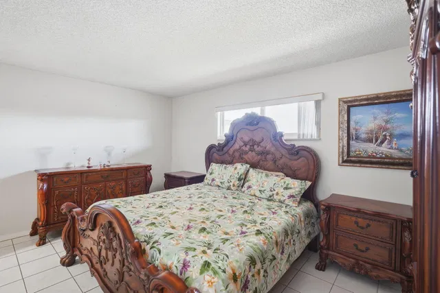 Residence photo 18