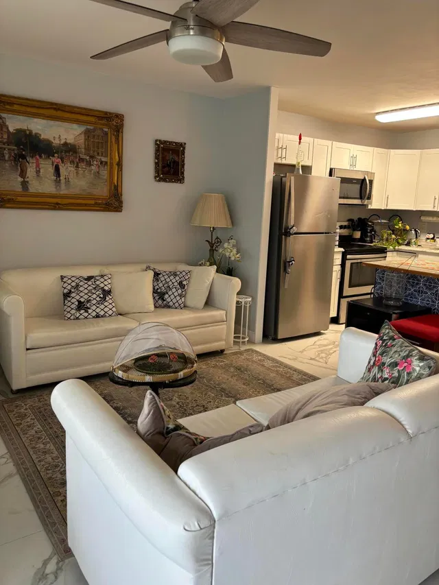 Residence photo 3