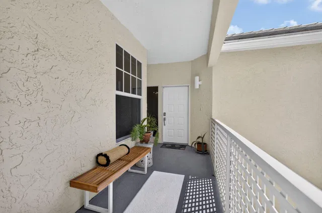 Residence photo 5