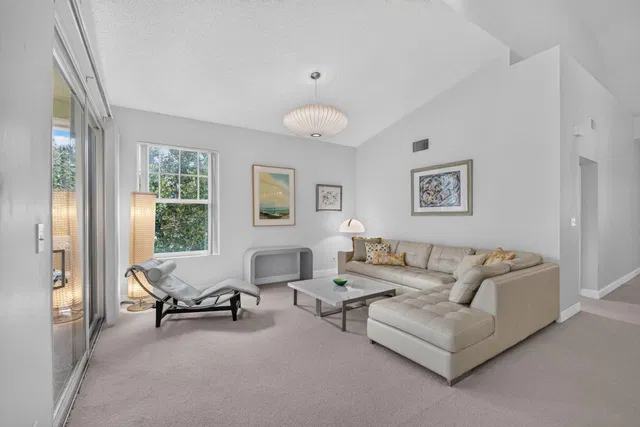Residence photo 15