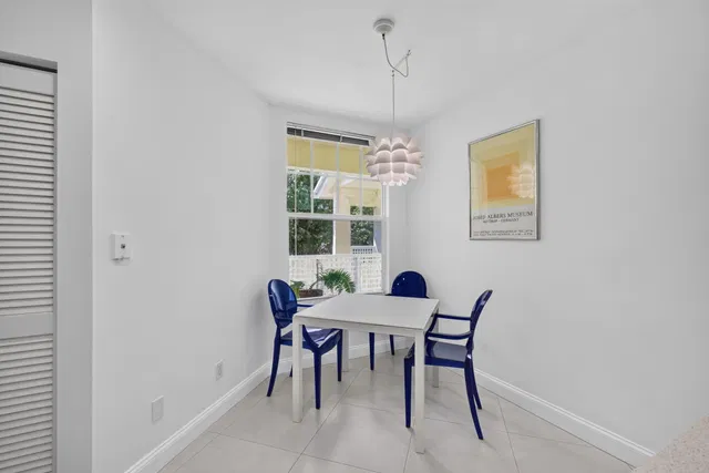 Residence photo 22