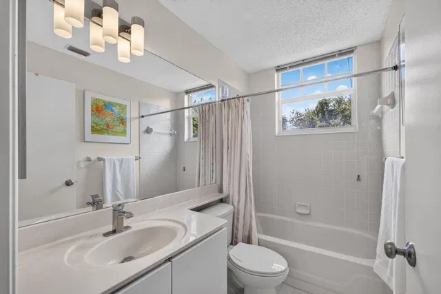 Residence photo 31