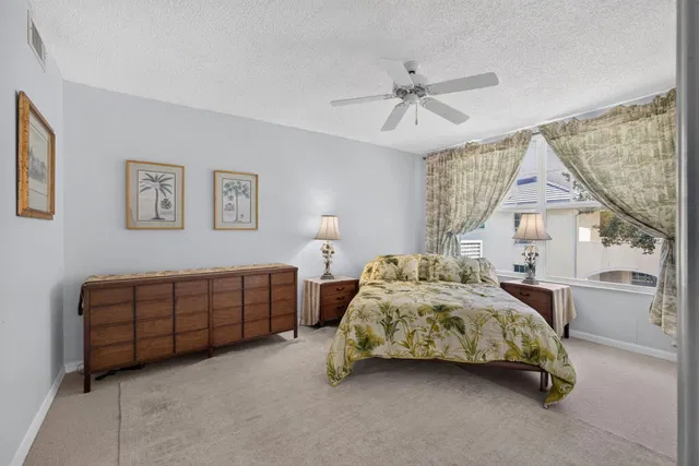 Residence photo 35