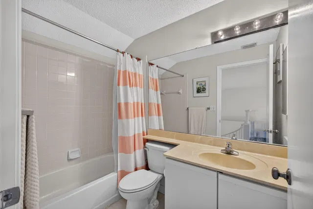 Residence photo 48