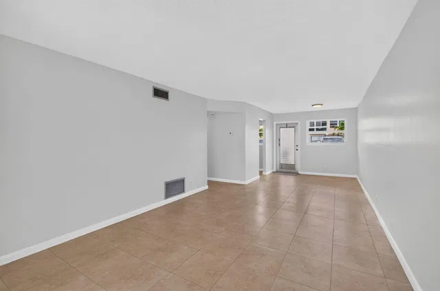 Unit 104 photo 6