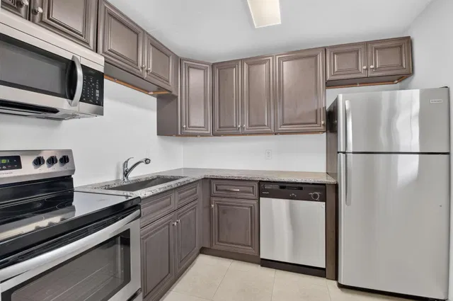 Unit 104 photo 7