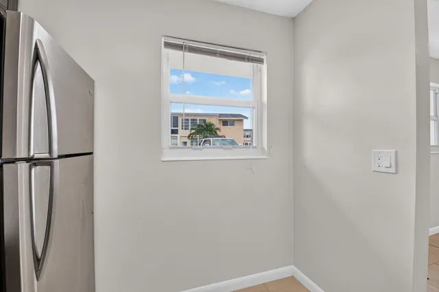 Unit 104 photo 9