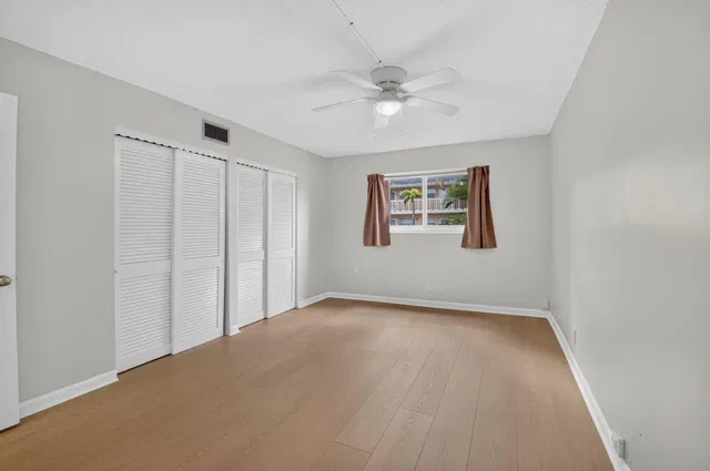 Unit 104 photo 11