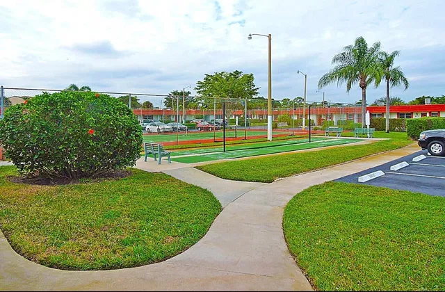 Unit 149 photo 18