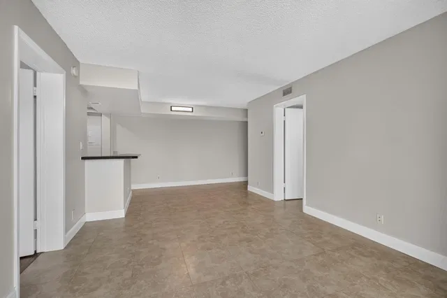 Unit 36 photo 15