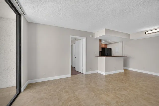 Unit 36 photo 20