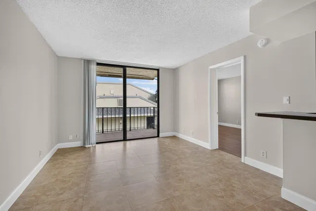Unit 36 photo 21