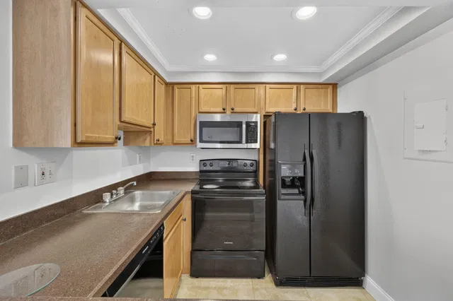 Unit 36 photo 23