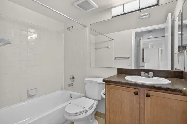 Unit 36 photo 35