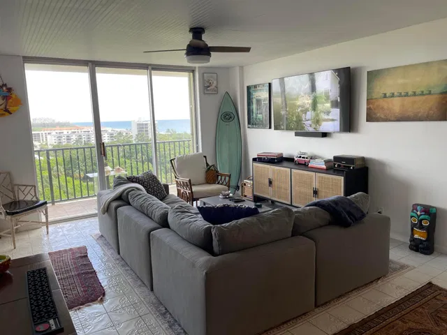 Unit 1204E photo 4