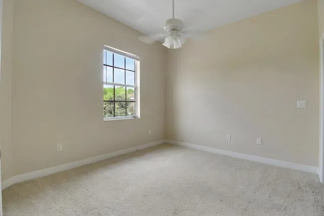  Residence photo 29