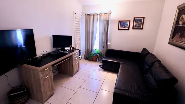  Residence photo 15