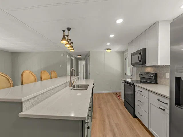  Unit 65 photo 18