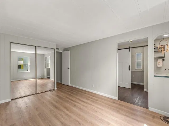  Unit 65 photo 26