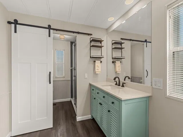  Unit 65 photo 27