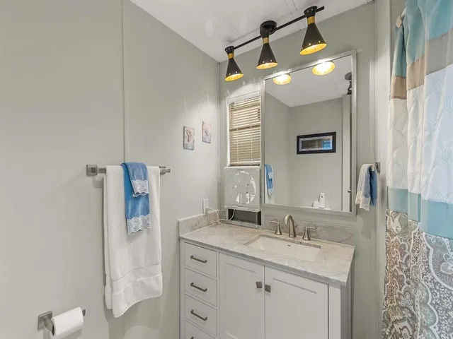  Unit 65 photo 33