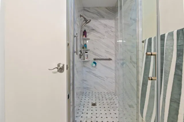 Unit C photo 18