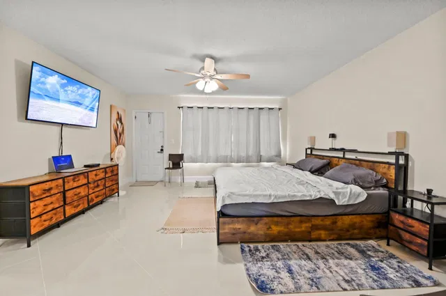 Unit C photo 19