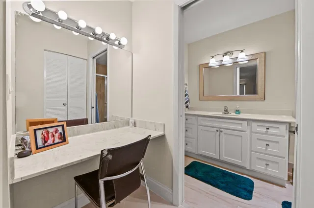 Unit C photo 21