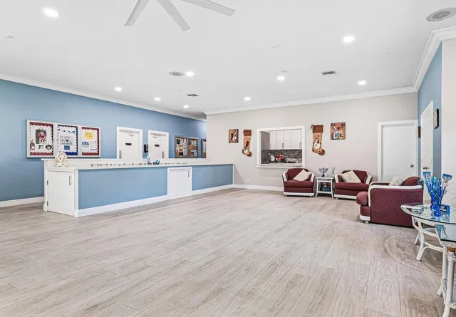 Unit C photo 29
