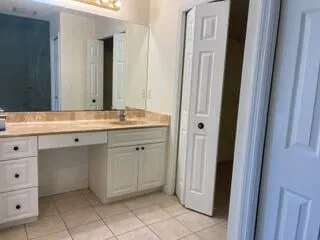 Residence photo 7