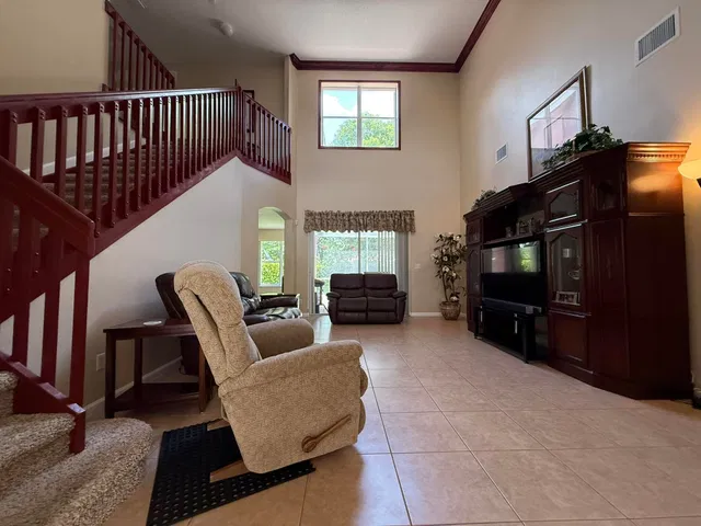 Residence photo 2